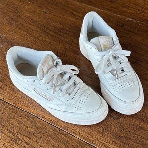 Reebok Classic Club Women’s Size 8 White Athletic Leather Walking Sneakers